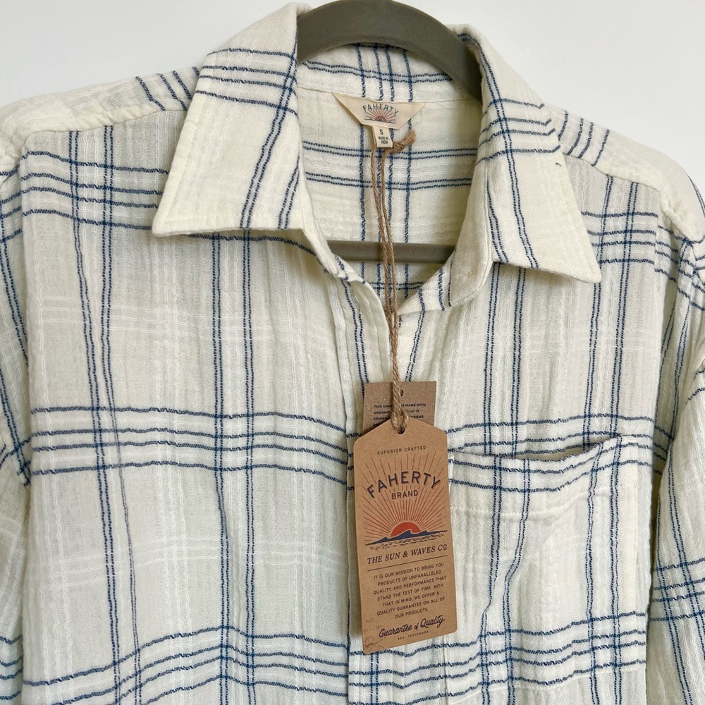 Faherty Ivory and Navy Checkered Women’s Shirt NWT - Picture 2 of 3
